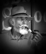 Don Gillmore pipe maker Don Warren Pipes